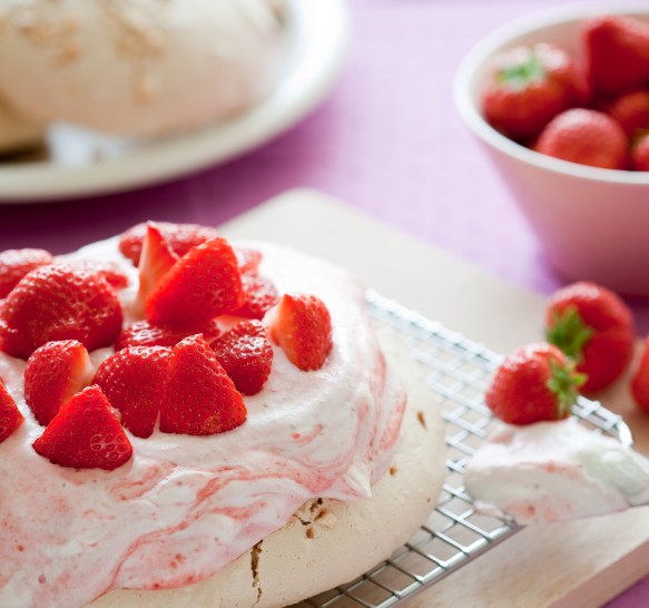 Strawberry pavlova